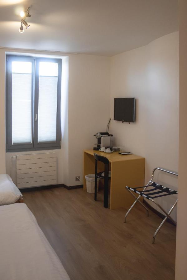 Au Boeuf Rouge Hotel Crassier Екстериор снимка