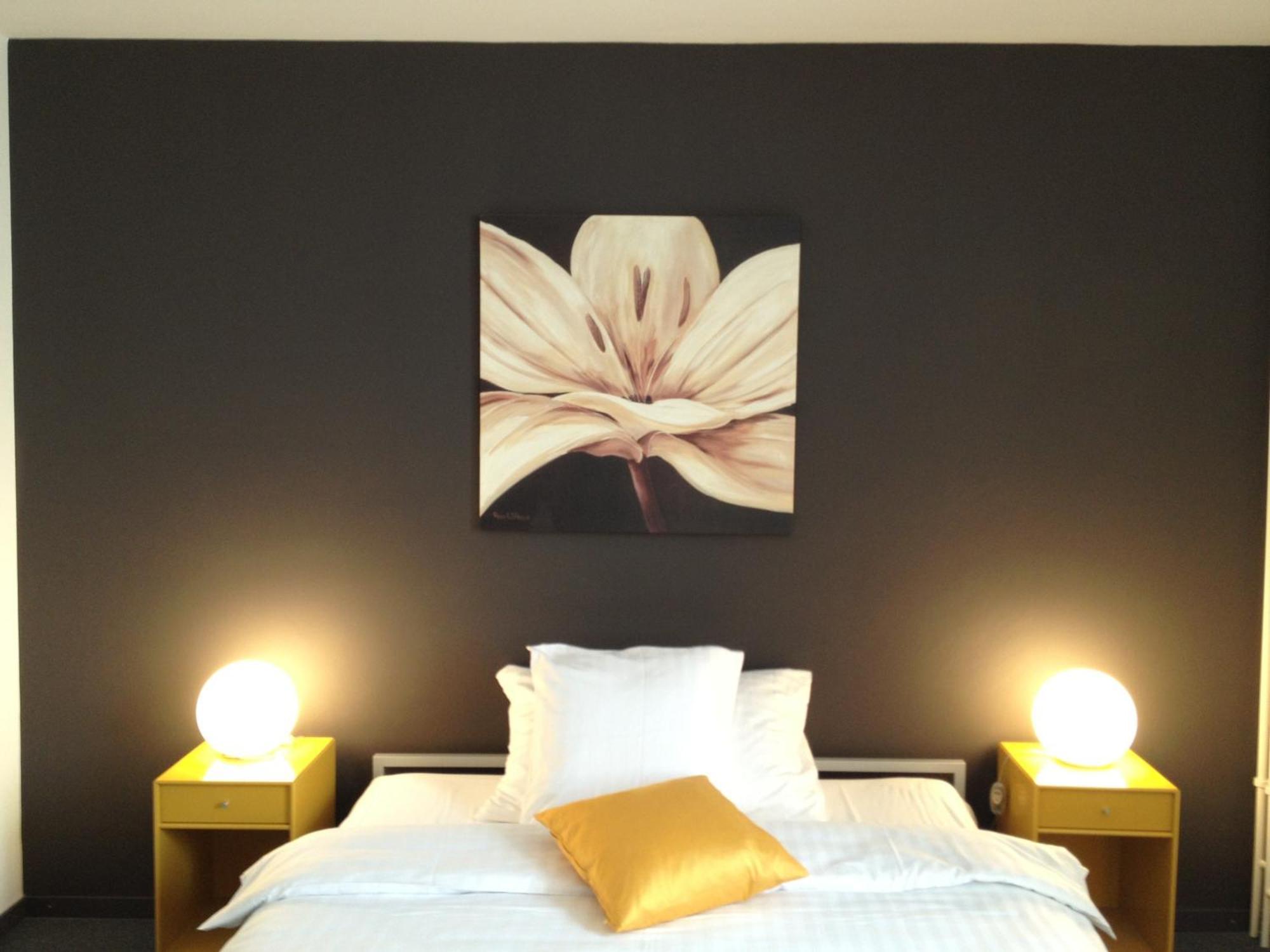Au Boeuf Rouge Hotel Crassier Екстериор снимка