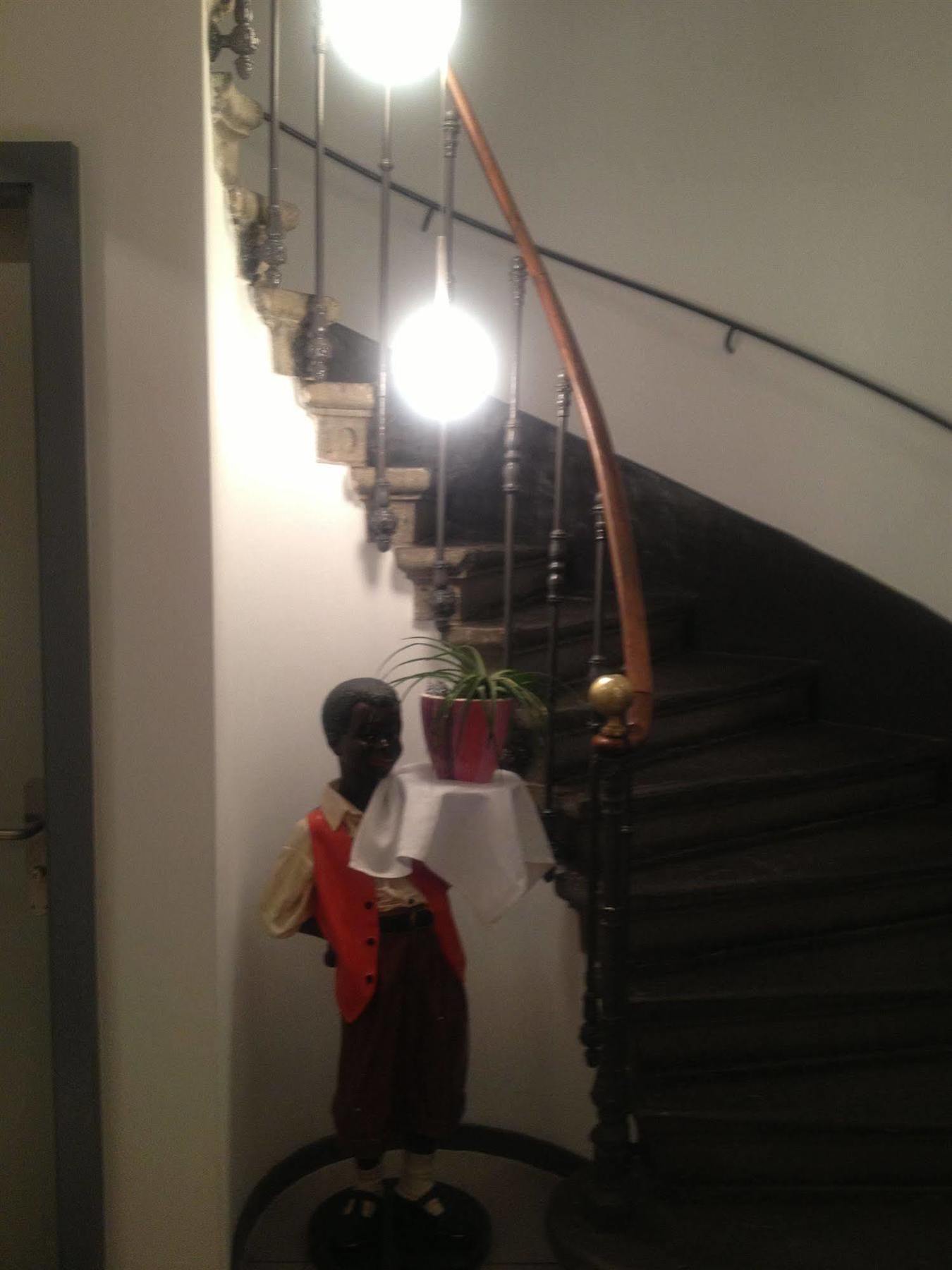 Au Boeuf Rouge Hotel Crassier Екстериор снимка